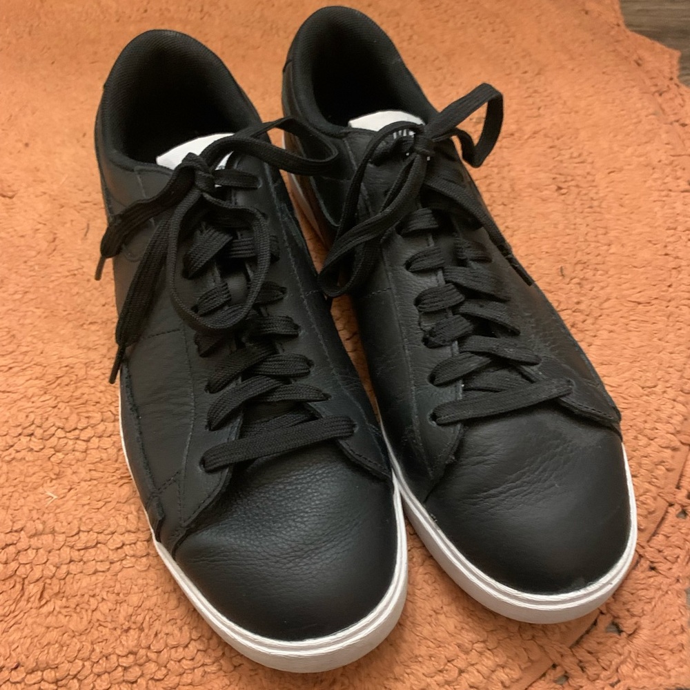 Nike Blazer sneaker black women’s size 9
